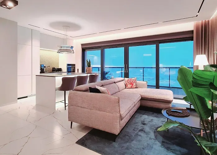 Baltic View Luxury Gardenia Front *